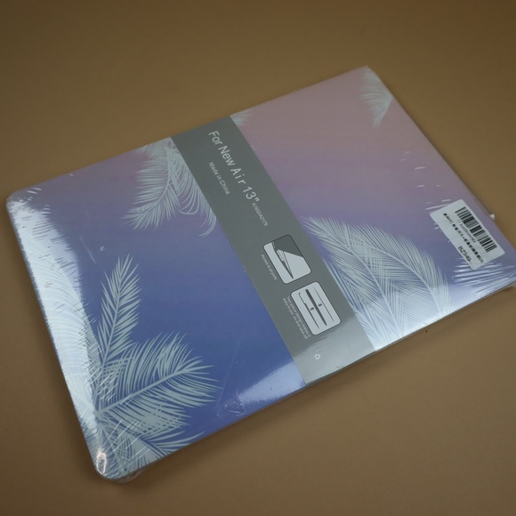 MacBook Air 13" Hard Case Cover with Keyboard Cover - Picture 2 of 4